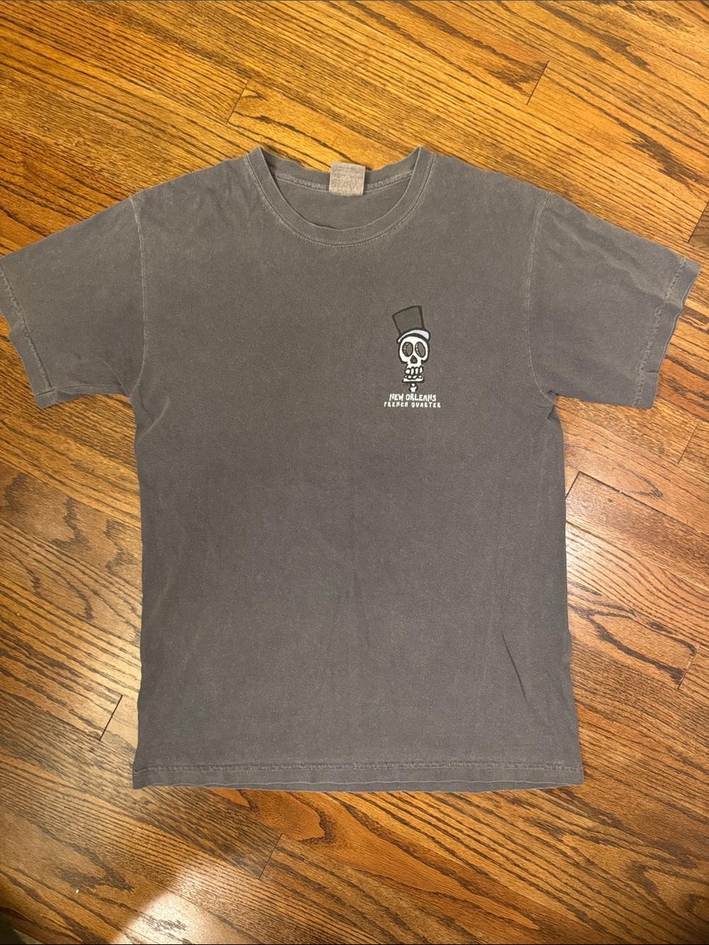 New Orleans Fleur-de-Gris Charcoal Color Graphic Tee, Comfort Colors, Medium